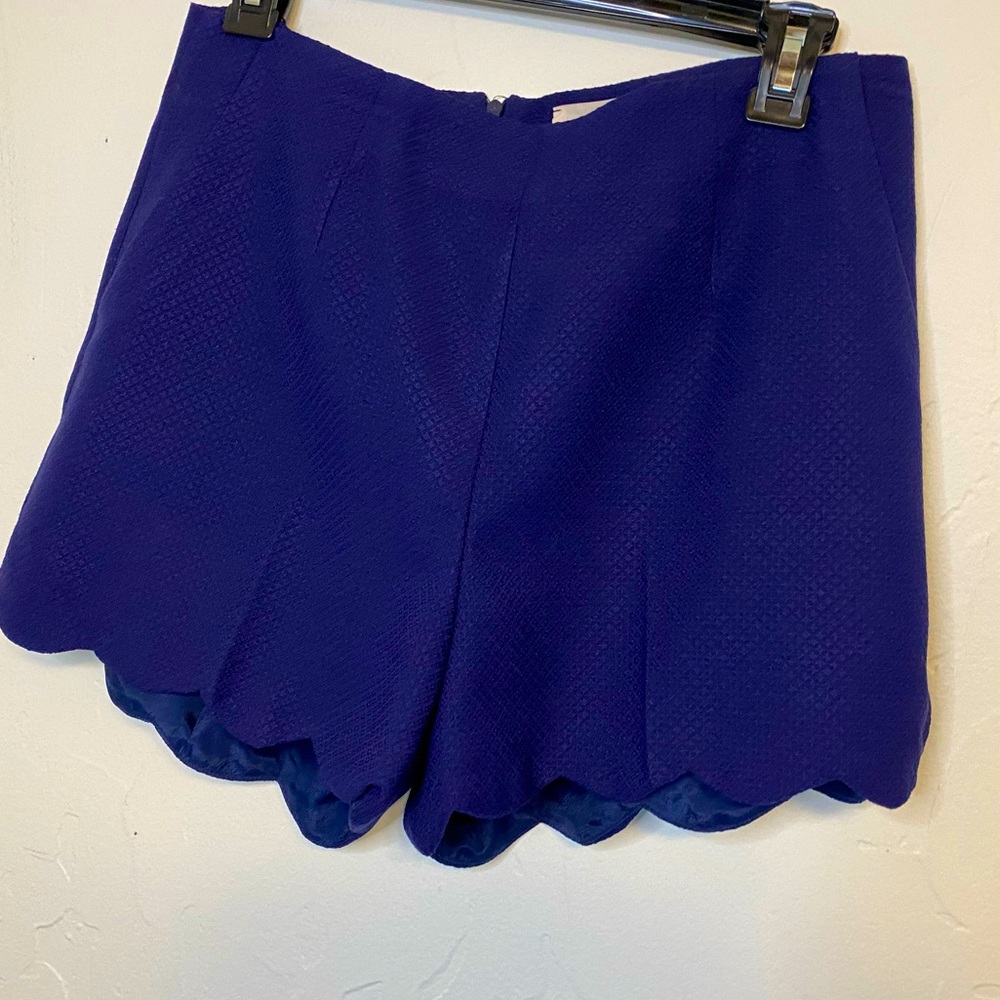 Everly shorts in navy, size small